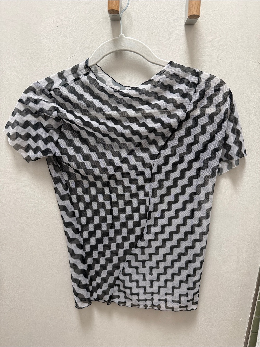 Black & White Geometric Wave Short Sleeve Tee